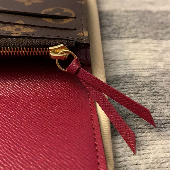 SOLD! Authentic Louis Vuitton Emilie Wallet In Monogram - Picture 6 of 7